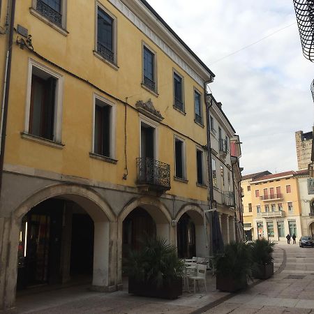 B&B Via Garibaldi 洛尼戈 外观 照片